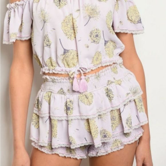 RUFFLE PRINT SHORTS - Picture 1 of 2